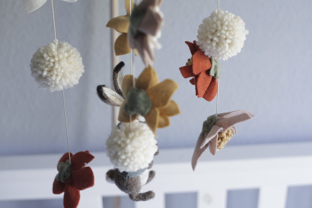 Nemezelt Nyúl Péter kiságyforgó